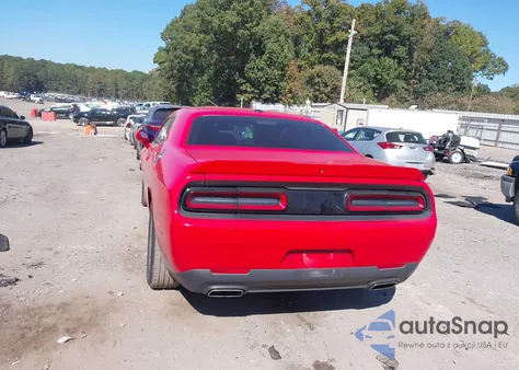 2018 Dodge Challenger Sxt z USA, uszkodzony, nr VIN 2C3CDZAG9JH314622